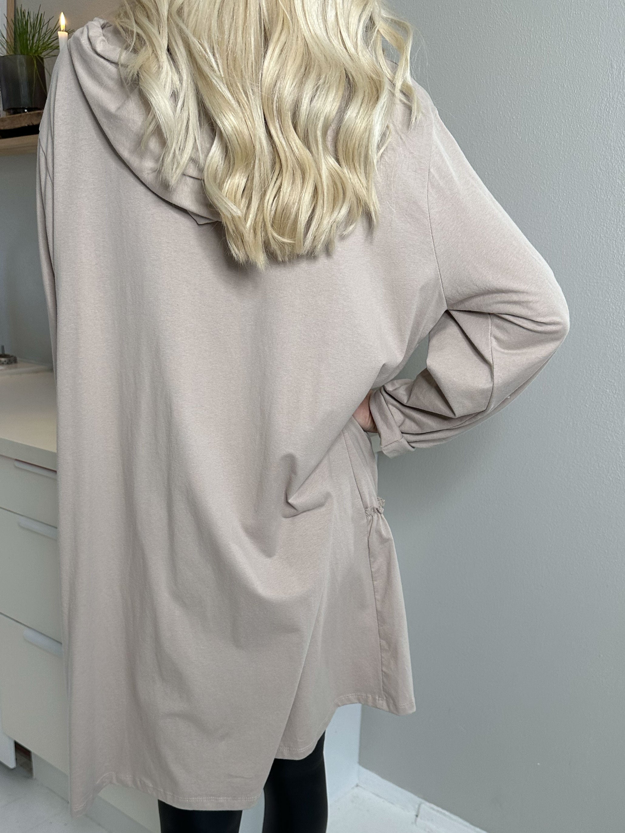 Adona - Joggingkjole med lynlås